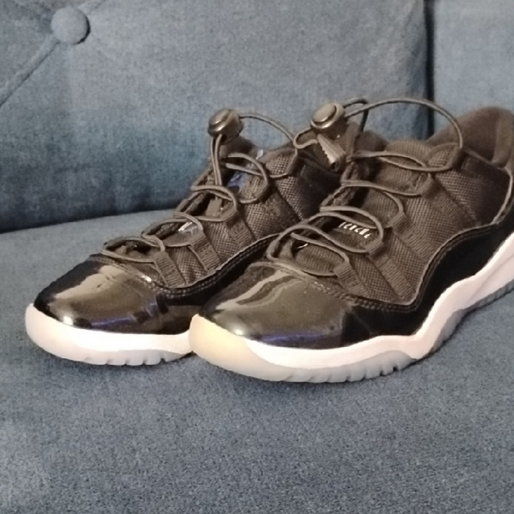 NEW* Youth Air Jordan 11 Retro Low GS Space Jam Black/White